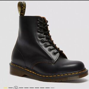 1460 VINTAGE MADE IN ENGLAND LACE UP BOOTS